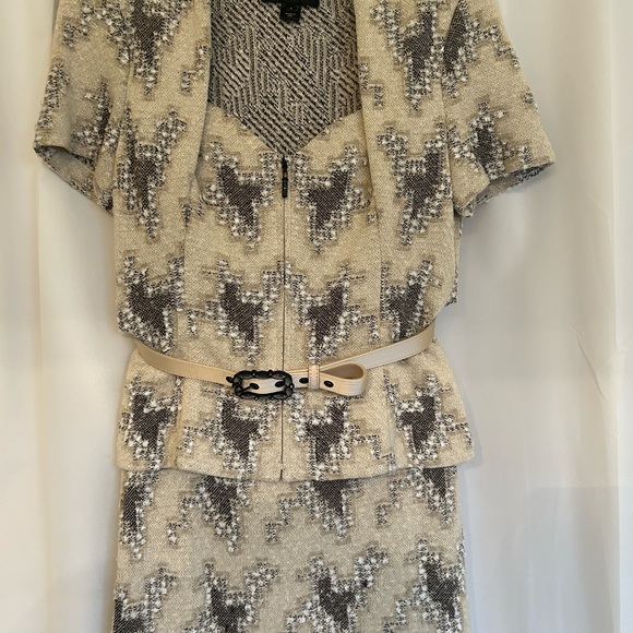 St. John Dresses & Skirts - ST. JOHN “ STUNNING “ TWO PIECE EVENING WEAR 4  Worn twice Excellent Condition